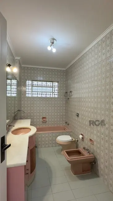 Apartamento com 3 quartos à venda, 170m2 em Centro Histórico, Porto Alegre - RS - imagem 6 Foto 6 de Apartamento com 3 quartos à venda, 170m2 em Centro Histórico, Porto Alegre - RS