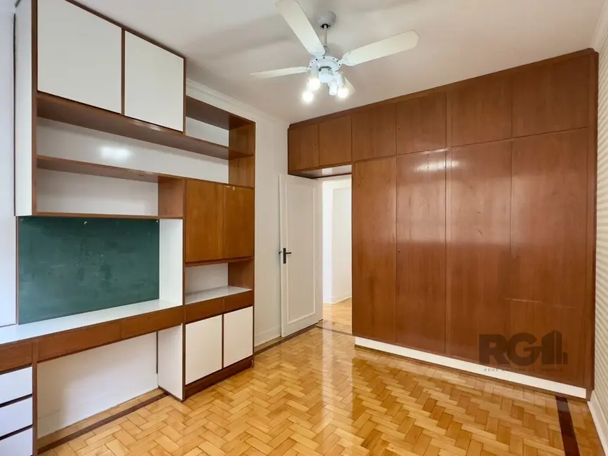 Apartamento com 3 quartos à venda, 170m2 em Centro Histórico, Porto Alegre - RS - imagem 3 Foto 3 de Apartamento com 3 quartos à venda, 170m2 em Centro Histórico, Porto Alegre - RS