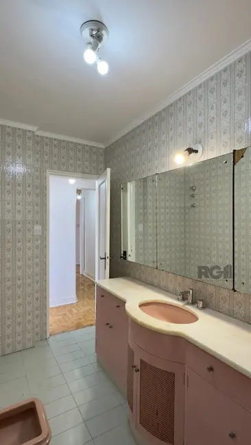 Apartamento com 3 quartos à venda, 170m2 em Centro Histórico, Porto Alegre - RS - imagem 7 Foto 7 de Apartamento com 3 quartos à venda, 170m2 em Centro Histórico, Porto Alegre - RS