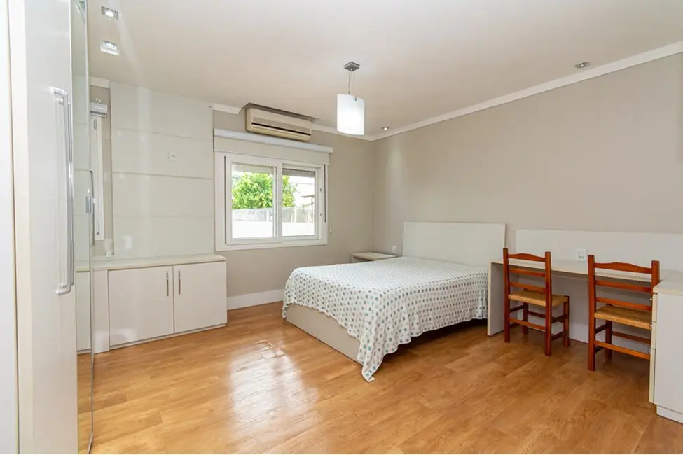 Casa com 3 quartos à venda, 228m2 em Niterói, Canoas - RS - imagem 7 Foto 7 de Casa com 3 quartos à venda, 228m2 em Niterói, Canoas - RS