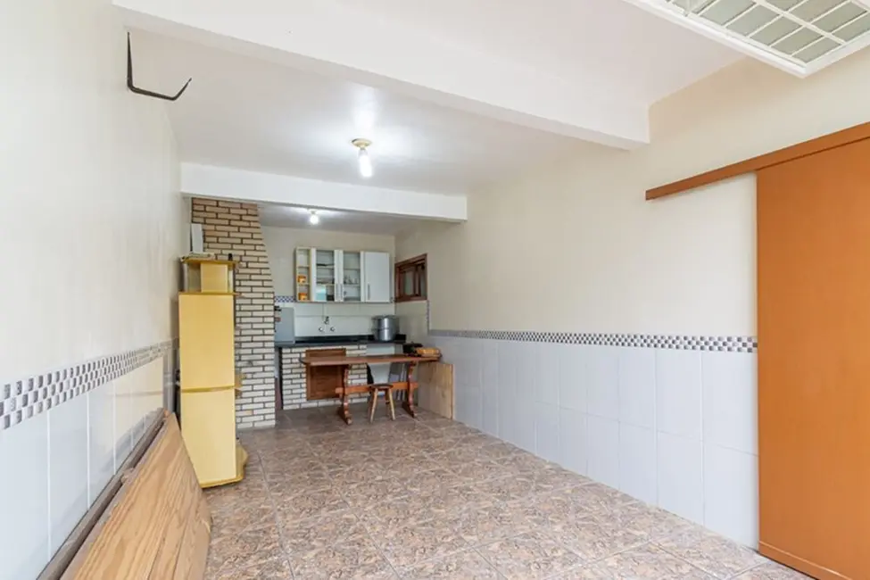 Casa com 3 quartos à venda, 228m2 em Niterói, Canoas - RS - imagem 3 Foto 3 de Casa com 3 quartos à venda, 228m2 em Niterói, Canoas - RS