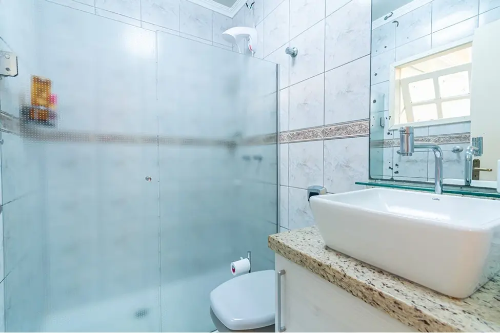 Casa com 3 quartos à venda, 228m2 em Niterói, Canoas - RS - imagem 9 Foto 9 de Casa com 3 quartos à venda, 228m2 em Niterói, Canoas - RS