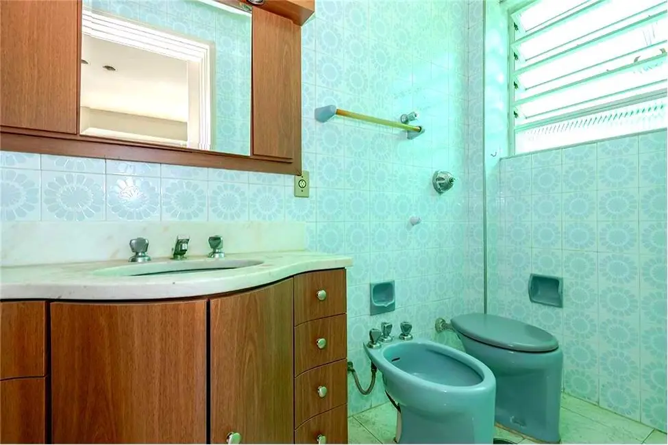 Apartamento com 4 quartos à venda, 147m2 em Independência, Porto Alegre - RS - imagem 4 Foto 4 de Apartamento com 4 quartos à venda, 147m2 em Independência, Porto Alegre - RS