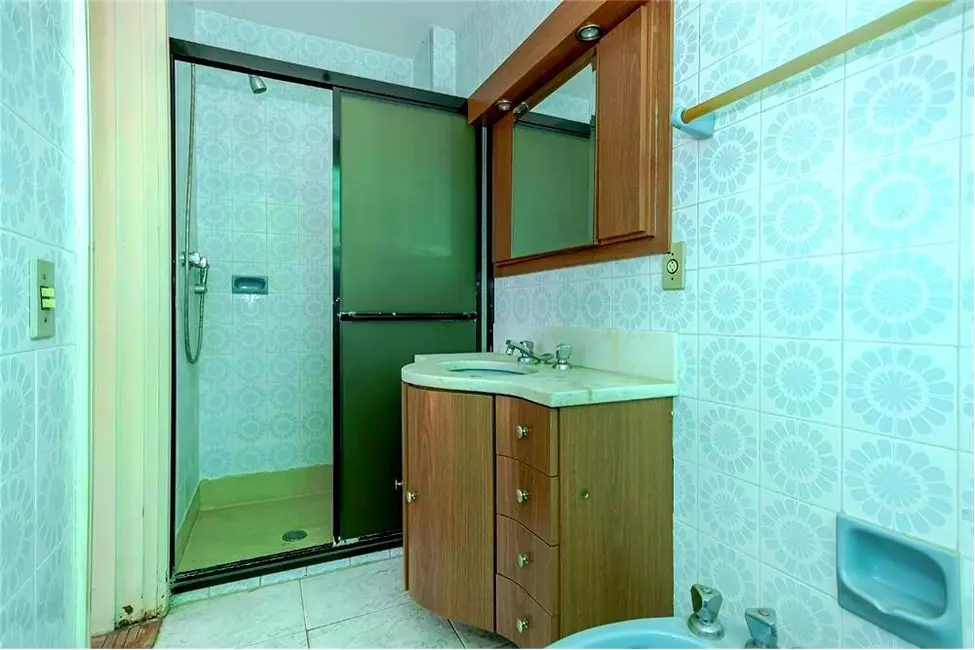 Apartamento com 4 quartos à venda, 147m2 em Independência, Porto Alegre - RS - imagem 3 Foto 3 de Apartamento com 4 quartos à venda, 147m2 em Independência, Porto Alegre - RS