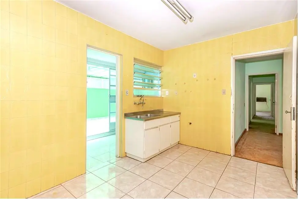 Apartamento com 4 quartos à venda, 147m2 em Independência, Porto Alegre - RS - imagem 5 Foto 5 de Apartamento com 4 quartos à venda, 147m2 em Independência, Porto Alegre - RS