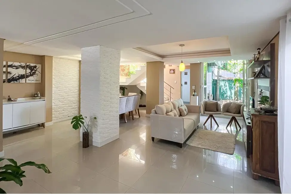 Foto 1 de Casa com 3 quartos à venda, 168m2 em São José, Canoas - RS