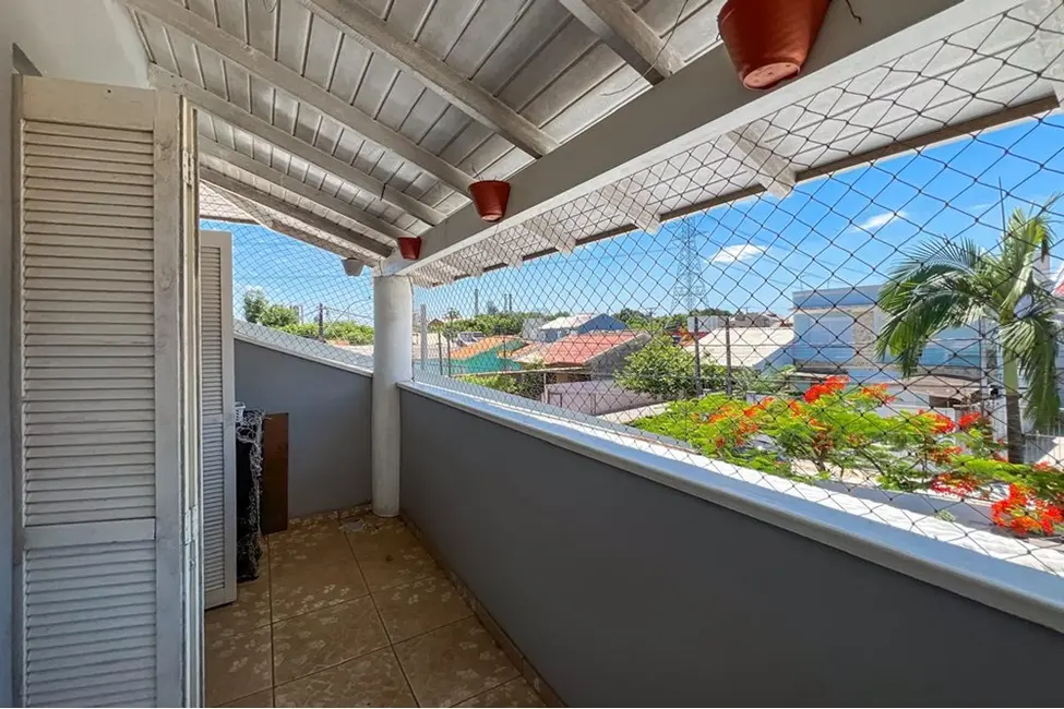 Casa com 3 quartos à venda, 168m2 em São José, Canoas - RS - imagem 5 Foto 5 de Casa com 3 quartos à venda, 168m2 em São José, Canoas - RS