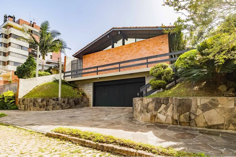 Foto 1 de Casa com 4 quartos à venda, 399m2 em Jardim Lindóia, Porto Alegre - RS