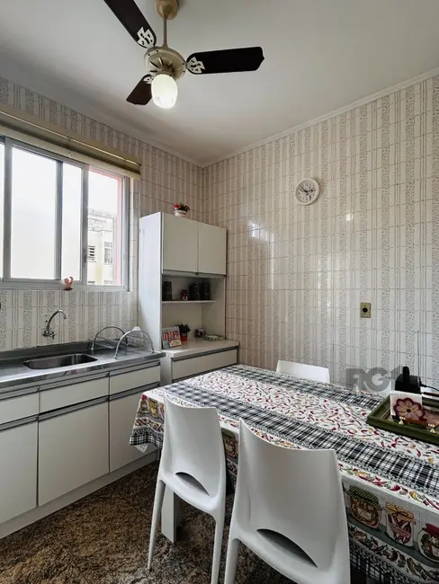 Apartamento com 2 quartos à venda, 76m2 em Centro Histórico, Porto Alegre - RS - imagem 9 Foto 9 de Apartamento com 2 quartos à venda, 76m2 em Centro Histórico, Porto Alegre - RS