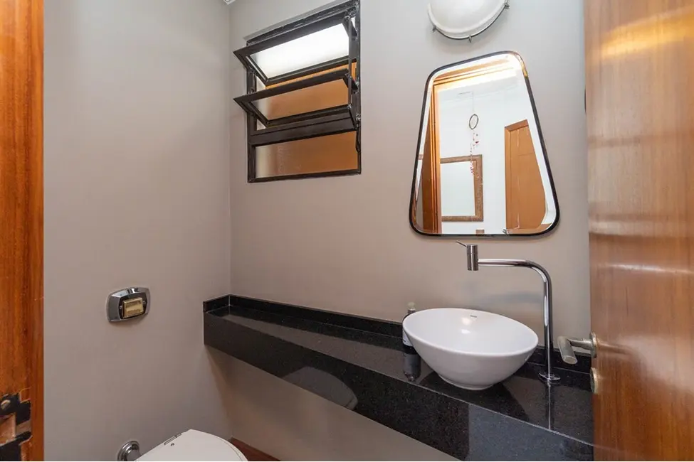 Apartamento com 3 quartos à venda, 97m2 em Menino Deus, Porto Alegre - RS - imagem 9 Foto 9 de Apartamento com 3 quartos à venda, 97m2 em Menino Deus, Porto Alegre - RS