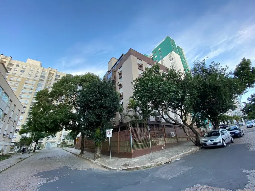 Apartamento com 3 quartos à venda, 78m2 em Passo da Areia, Porto Alegre - RS - imagem 4 Foto 4 de Apartamento com 3 quartos à venda, 78m2 em Passo da Areia, Porto Alegre - RS