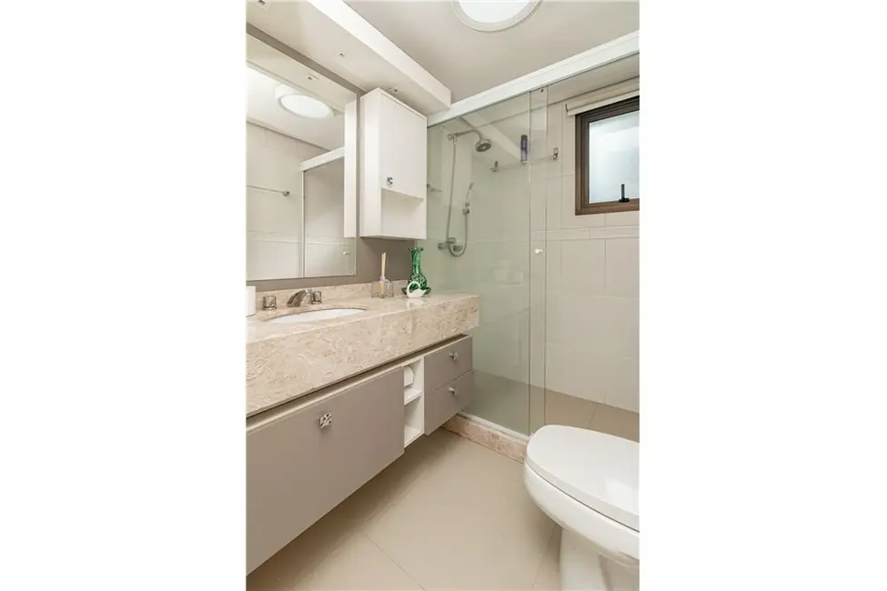 Apartamento com 3 quartos à venda, 104m2 em Bela Vista, Porto Alegre - RS - imagem 3 Foto 3 de Apartamento com 3 quartos à venda, 104m2 em Bela Vista, Porto Alegre - RS