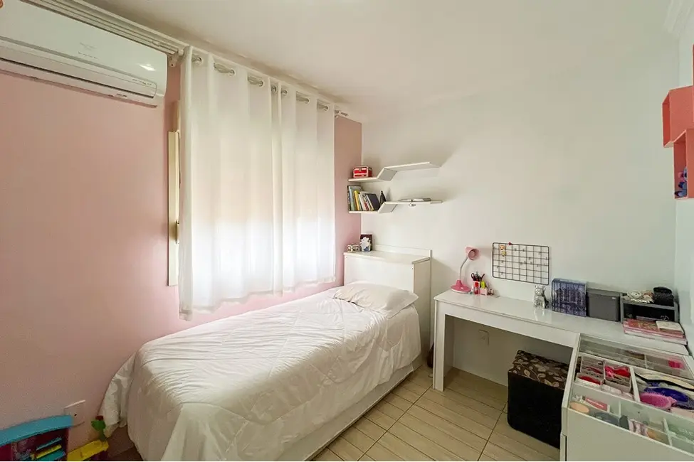 Casa de Condomínio com 2 quartos à venda, 103m2 em Rio Branco, Canoas - RS - imagem 6 Foto 6 de Casa de Condomínio com 2 quartos à venda, 103m2 em Rio Branco, Canoas - RS