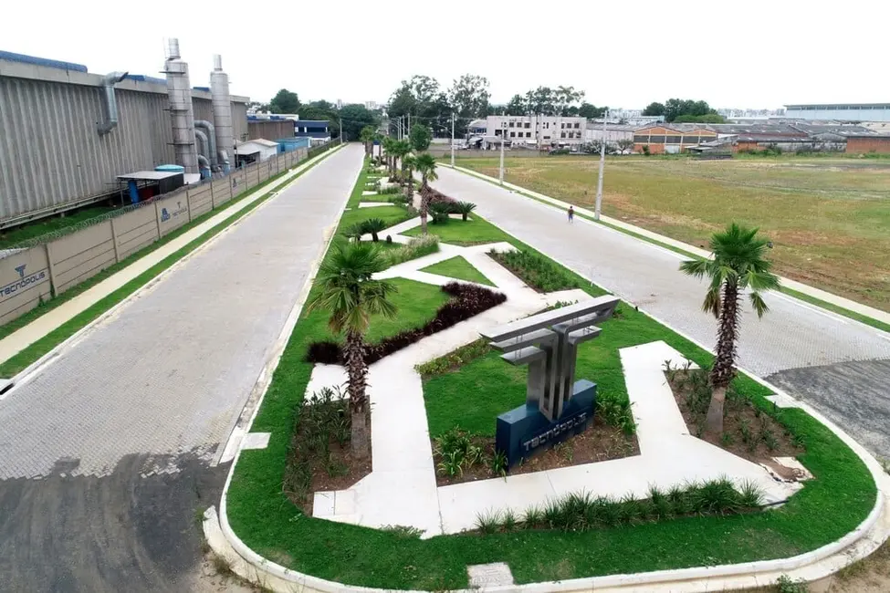 Foto 2 de Fazenda / Haras à venda, 2019m2 em Anchieta, Porto Alegre - RS