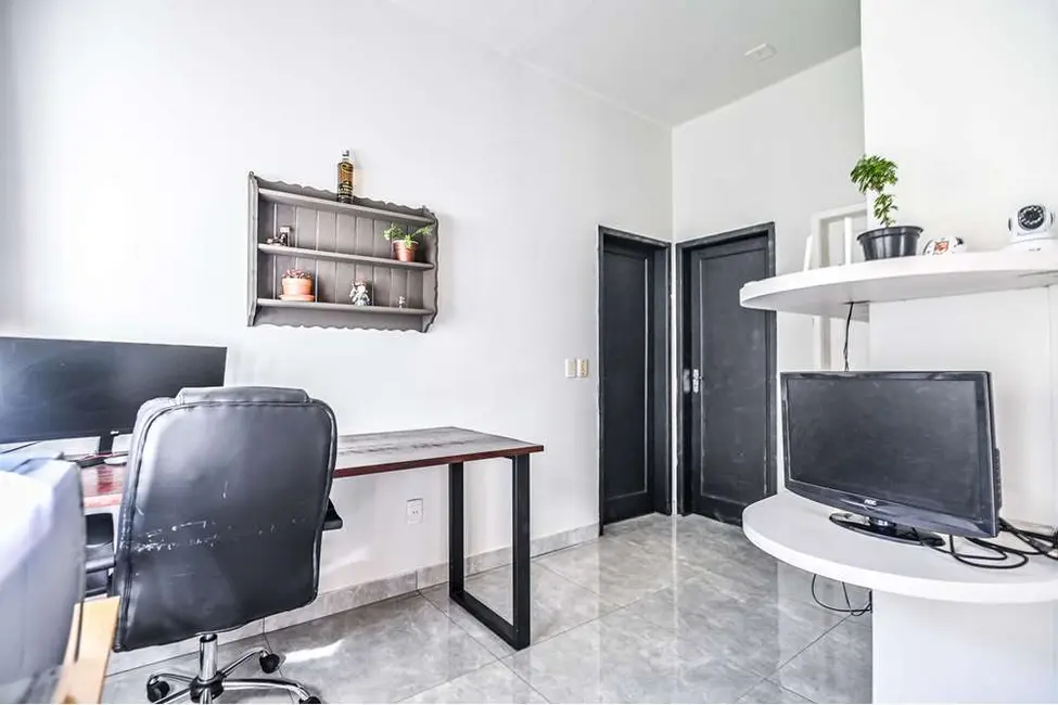 Casa com 3 quartos à venda, 150m2 em Santa Tereza, Porto Alegre - RS - imagem 8 Foto 8 de Casa com 3 quartos à venda, 150m2 em Santa Tereza, Porto Alegre - RS