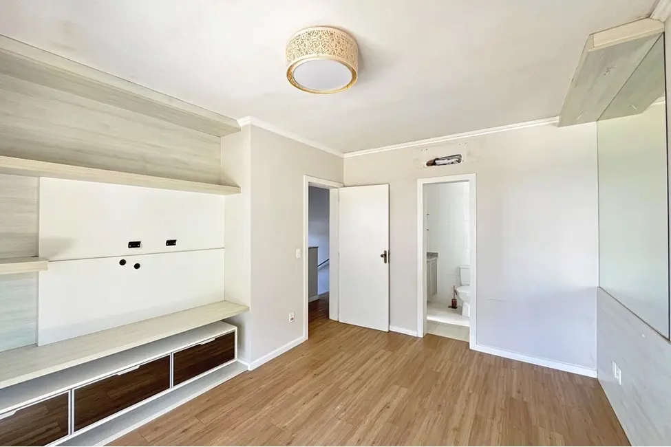 Foto 5 de Casa com 4 quartos à venda, 197m2 em Hípica, Porto Alegre - RS