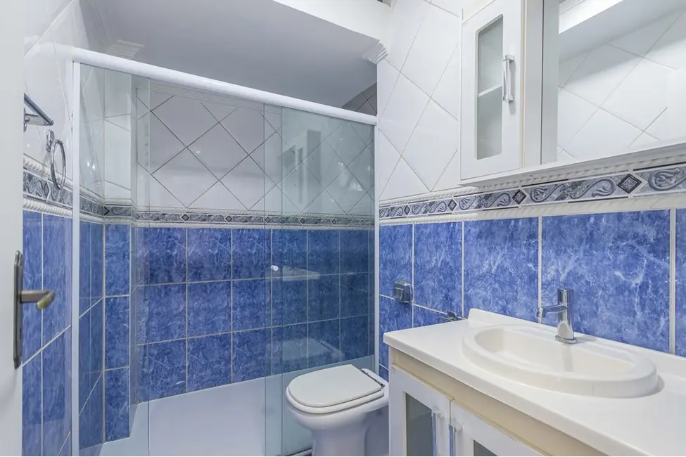 Casa com 4 quartos à venda, 378m2 em Centro, Canoas - RS - imagem 2 Foto 2 de Casa com 4 quartos à venda, 378m2 em Centro, Canoas - RS