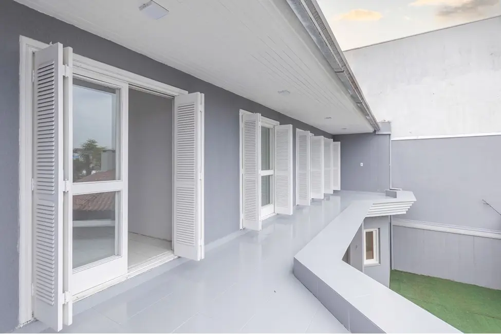 Casa com 4 quartos à venda, 378m2 em Centro, Canoas - RS - imagem 5 Foto 5 de Casa com 4 quartos à venda, 378m2 em Centro, Canoas - RS