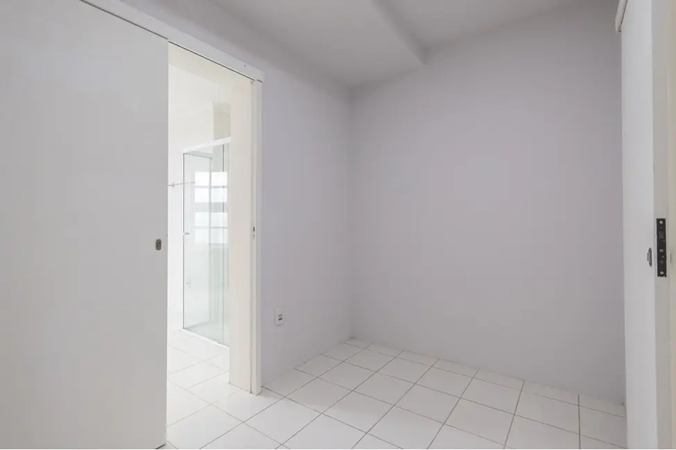 Casa com 4 quartos à venda, 378m2 em Centro, Canoas - RS - imagem 4 Foto 4 de Casa com 4 quartos à venda, 378m2 em Centro, Canoas - RS