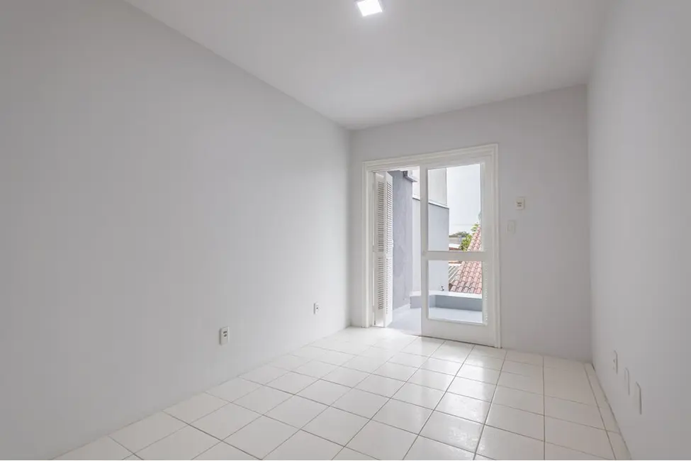 Casa com 4 quartos à venda, 378m2 em Centro, Canoas - RS - imagem 9 Foto 9 de Casa com 4 quartos à venda, 378m2 em Centro, Canoas - RS