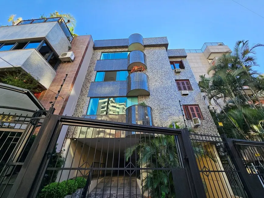 Foto 3 de Apartamento com 2 quartos à venda, 70m2 em Auxiliadora, Porto Alegre - RS