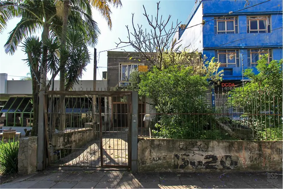 Casa com 3 quartos à venda, 179m2 em Petrópolis, Porto Alegre - RS - imagem 2 Foto 2 de Casa com 3 quartos à venda, 179m2 em Petrópolis, Porto Alegre - RS