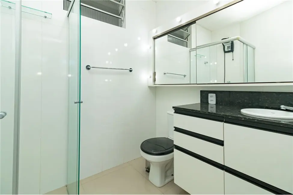 Apartamento com 2 quartos à venda, 68m2 em Centro Histórico, Porto Alegre - RS - imagem 4 Foto 4 de Apartamento com 2 quartos à venda, 68m2 em Centro Histórico, Porto Alegre - RS