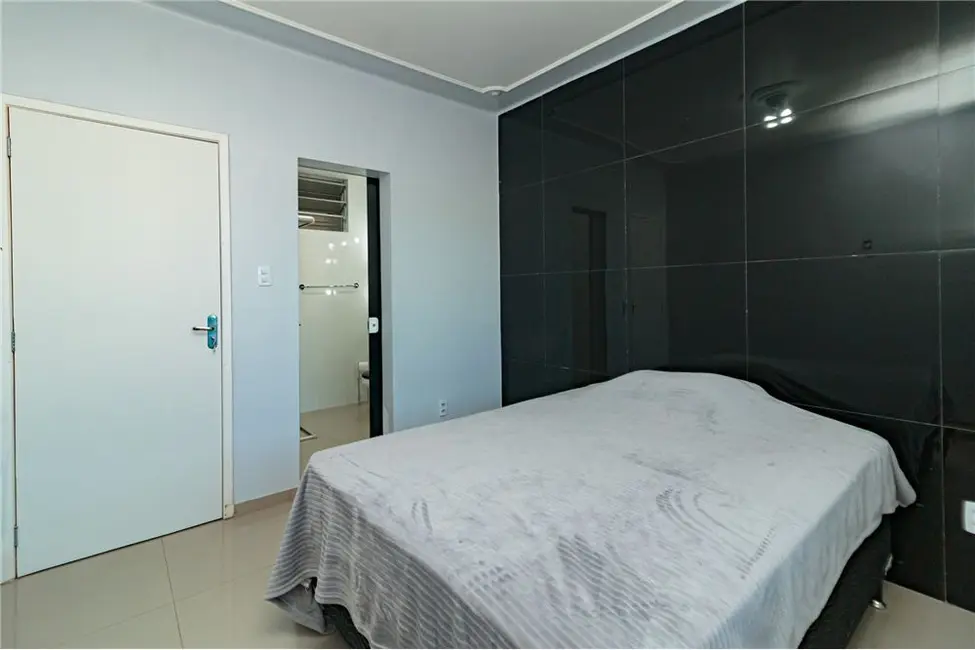 Apartamento com 2 quartos à venda, 68m2 em Centro Histórico, Porto Alegre - RS - imagem 3 Foto 3 de Apartamento com 2 quartos à venda, 68m2 em Centro Histórico, Porto Alegre - RS