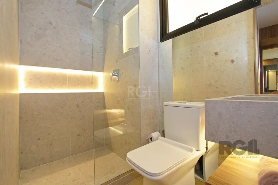 Apartamento com 3 quartos à venda, 151m2 em Menino Deus, Porto Alegre - RS - imagem 6 Foto 6 de Apartamento com 3 quartos à venda, 151m2 em Menino Deus, Porto Alegre - RS