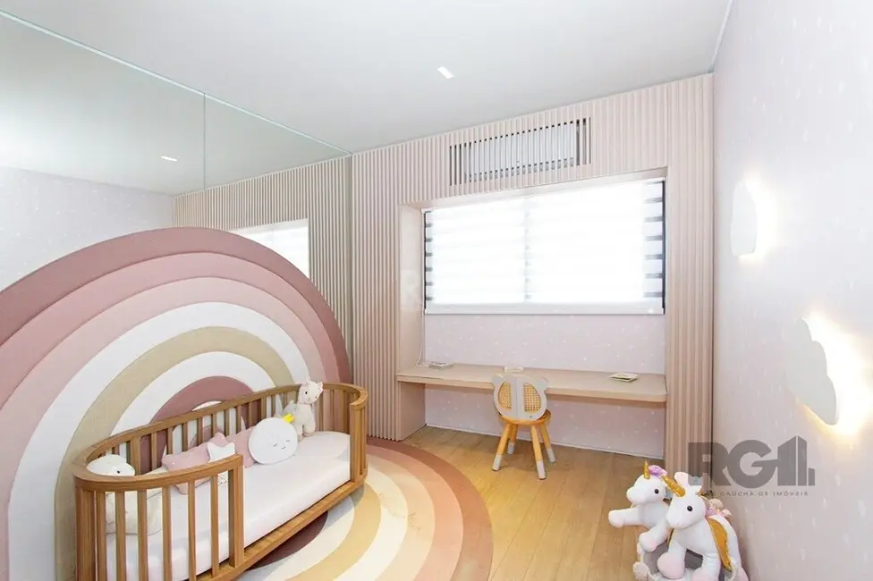 Apartamento com 3 quartos à venda, 151m2 em Menino Deus, Porto Alegre - RS - imagem 4 Foto 4 de Apartamento com 3 quartos à venda, 151m2 em Menino Deus, Porto Alegre - RS