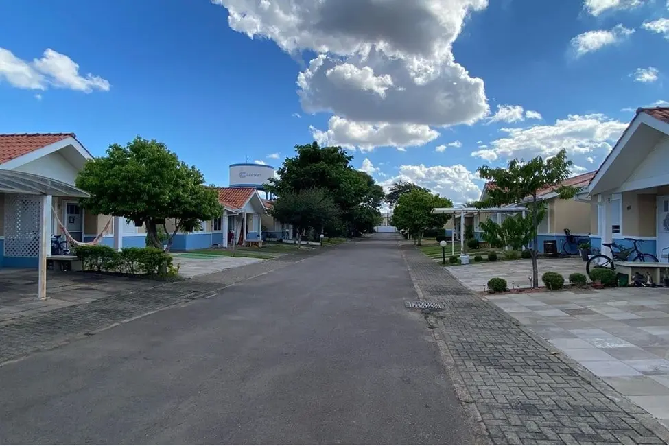 Casa com 3 quartos à venda, 72m2 em Estância Velha, Canoas - RS - imagem 6 Foto 6 de Casa com 3 quartos à venda, 72m2 em Estância Velha, Canoas - RS