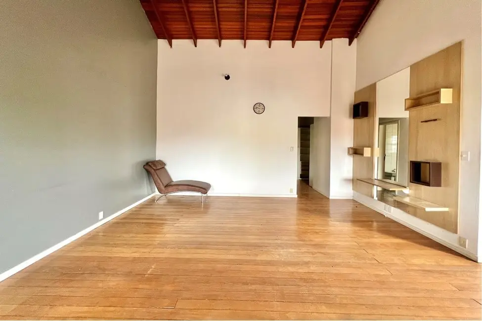 Casa com 2 quartos à venda, 200m2 em Nossa Senhora das Graças, Canoas - RS - imagem 4 Foto 4 de Casa com 2 quartos à venda, 200m2 em Nossa Senhora das Graças, Canoas - RS