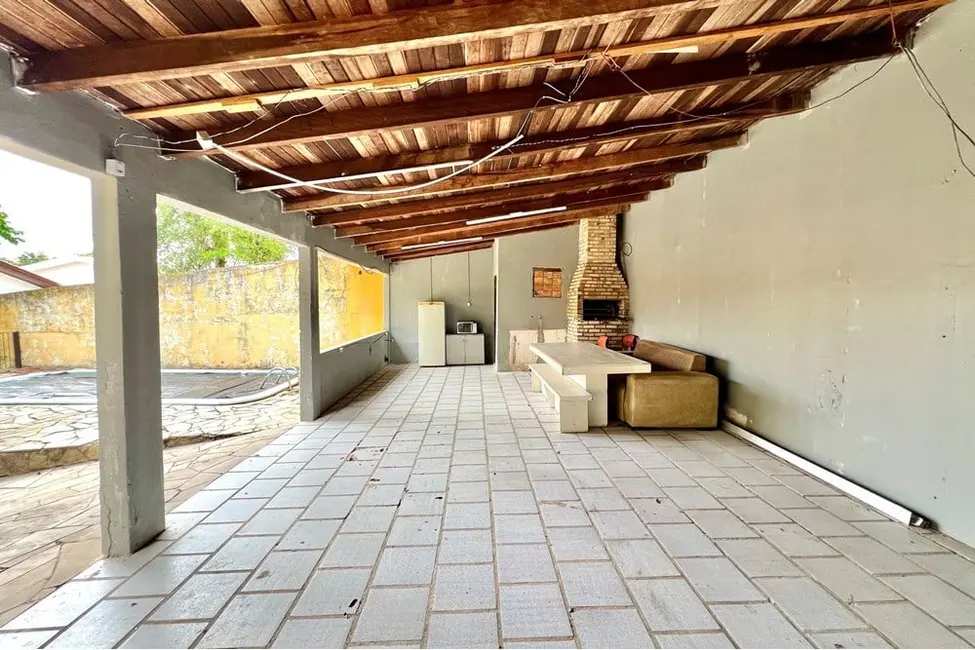 Casa com 2 quartos à venda, 200m2 em Nossa Senhora das Graças, Canoas - RS - imagem 9 Foto 9 de Casa com 2 quartos à venda, 200m2 em Nossa Senhora das Graças, Canoas - RS