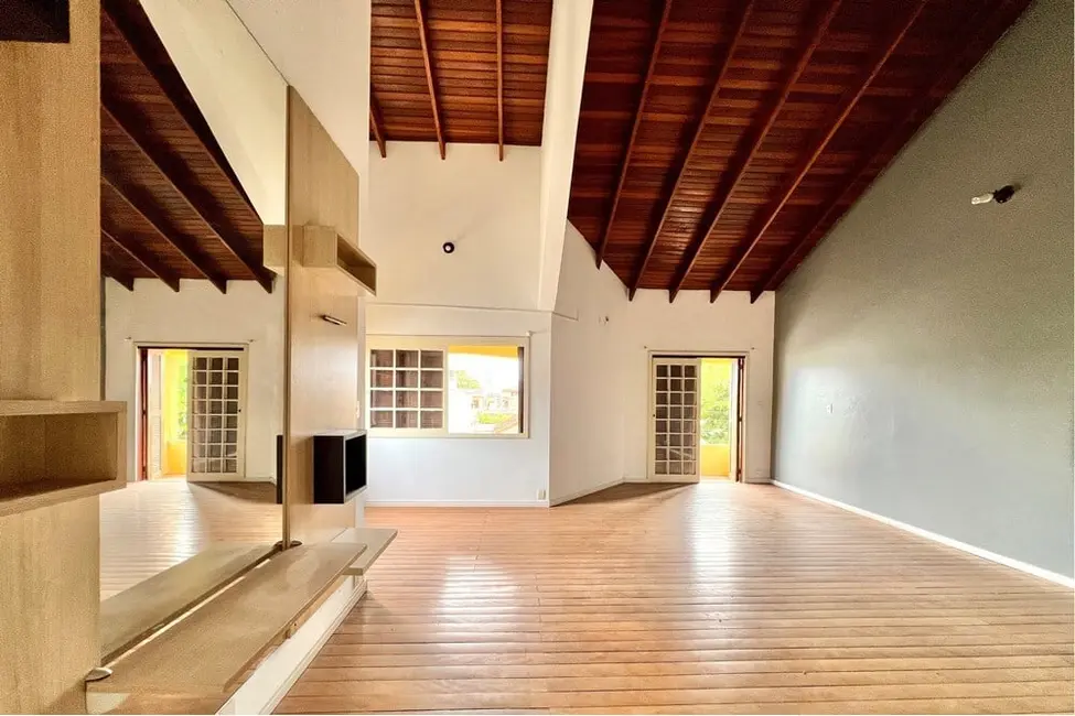 Casa com 2 quartos à venda, 200m2 em Nossa Senhora das Graças, Canoas - RS - imagem 5 Foto 5 de Casa com 2 quartos à venda, 200m2 em Nossa Senhora das Graças, Canoas - RS
