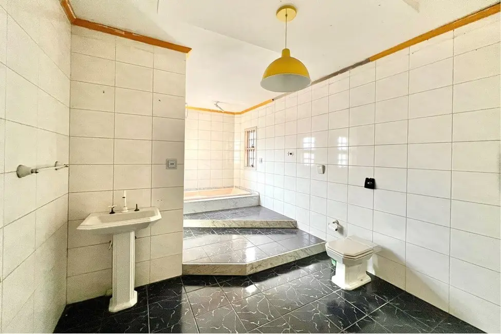 Casa com 2 quartos à venda, 200m2 em Nossa Senhora das Graças, Canoas - RS - imagem 8 Foto 8 de Casa com 2 quartos à venda, 200m2 em Nossa Senhora das Graças, Canoas - RS