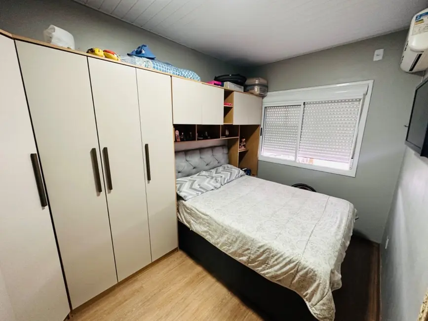 Casa com 2 quartos à venda, 48m2 em Restinga, Porto Alegre - RS - imagem 9 Foto 9 de Casa com 2 quartos à venda, 48m2 em Restinga, Porto Alegre - RS