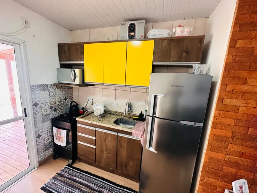 Casa com 2 quartos à venda, 48m2 em Restinga, Porto Alegre - RS - imagem 6 Foto 6 de Casa com 2 quartos à venda, 48m2 em Restinga, Porto Alegre - RS