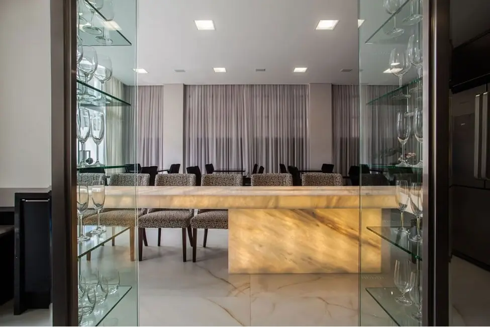 Apartamento com 3 quartos à venda, 134m2 em Centro, Balneario Camboriu - SC - imagem 5 Foto 5 de Apartamento com 3 quartos à venda, 134m2 em Centro, Balneario Camboriu - SC