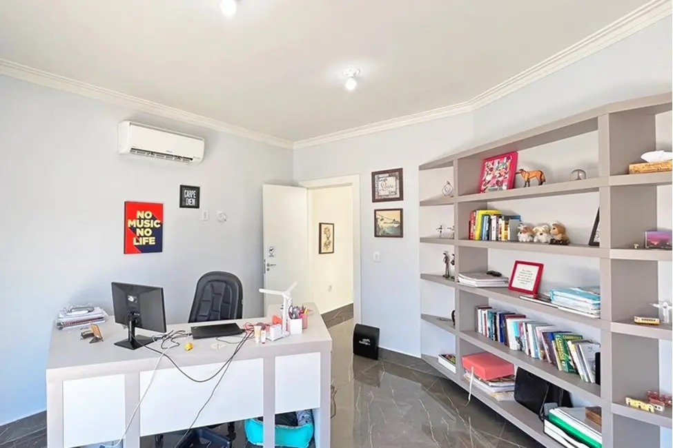 Casa com 2 quartos à venda, 170m2 em Hípica, Porto Alegre - RS - imagem 2 Foto 2 de Casa com 2 quartos à venda, 170m2 em Hípica, Porto Alegre - RS