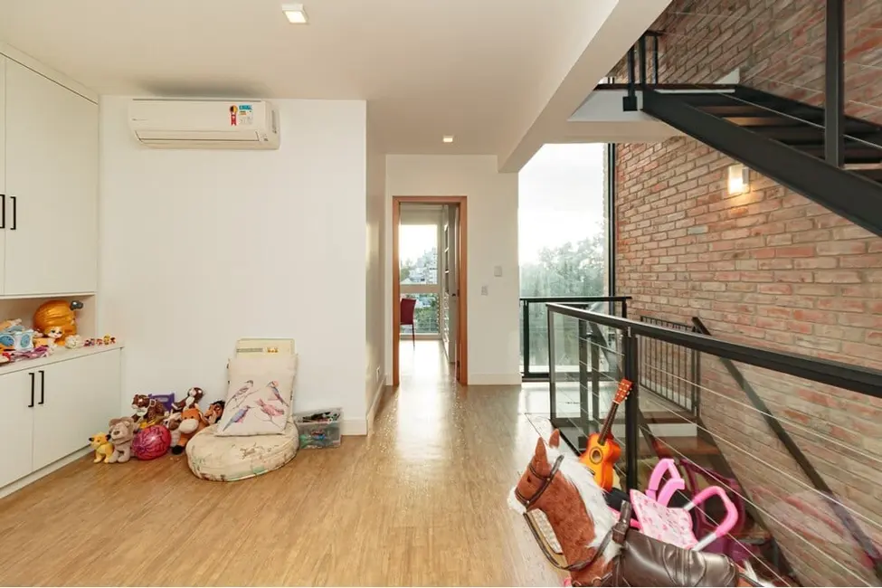 Foto 3 de Casa com 4 quartos à venda, 311m2 em Chácara das Pedras, Porto Alegre - RS