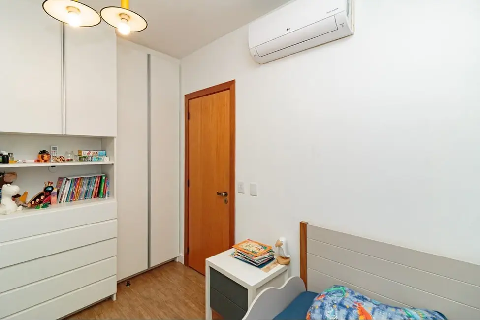 Foto 6 de Casa com 4 quartos à venda, 311m2 em Chácara das Pedras, Porto Alegre - RS