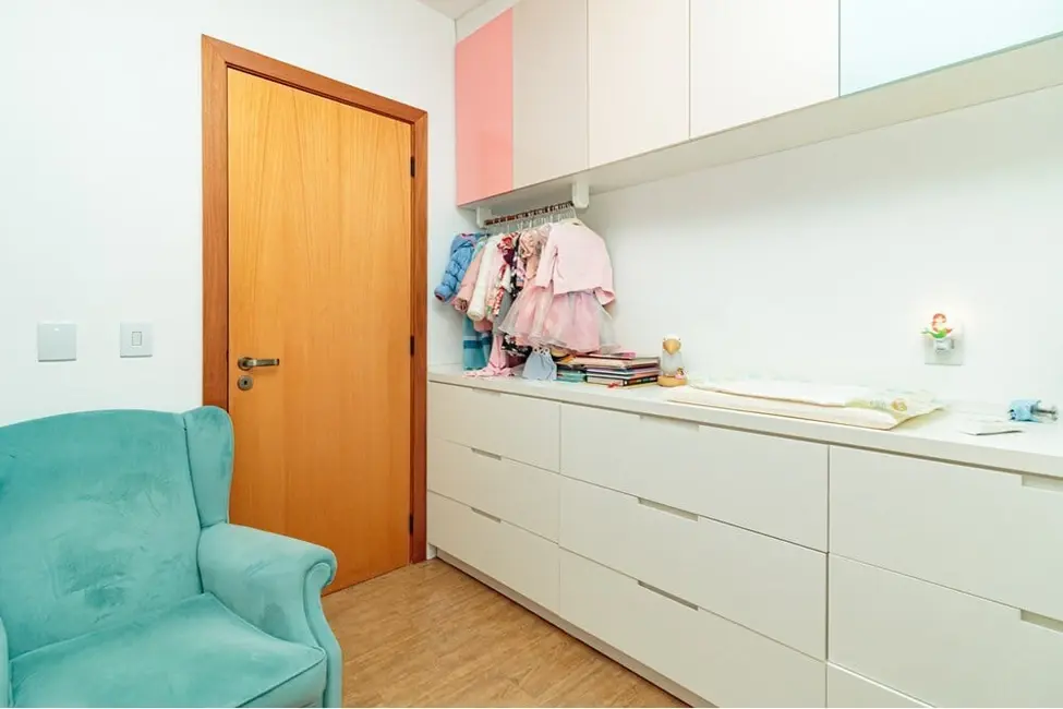 Foto 9 de Casa com 4 quartos à venda, 311m2 em Chácara das Pedras, Porto Alegre - RS