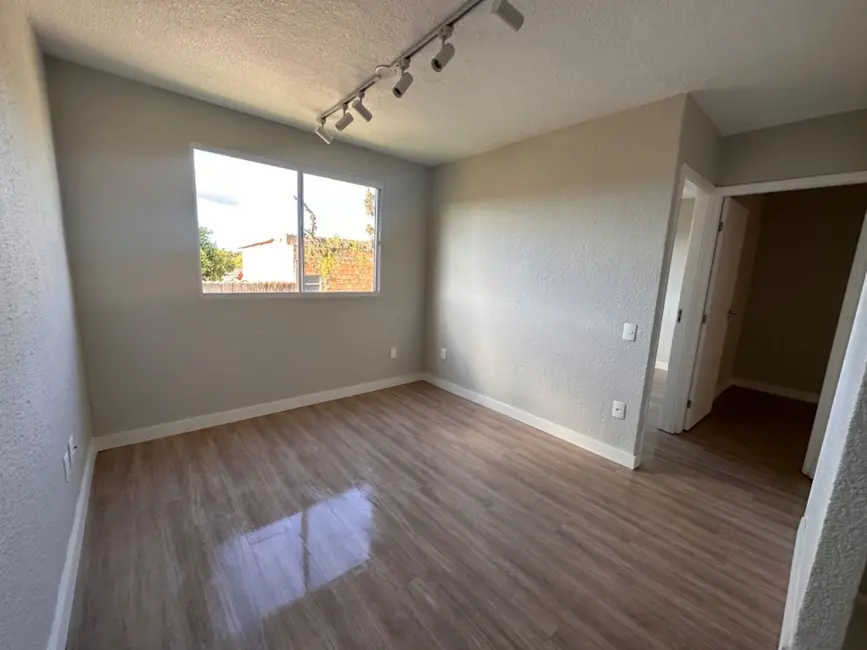 Apartamento com 2 quartos à venda, 41m2 em Restinga, Porto Alegre - RS - imagem 3 Foto 3 de Apartamento com 2 quartos à venda, 41m2 em Restinga, Porto Alegre - RS