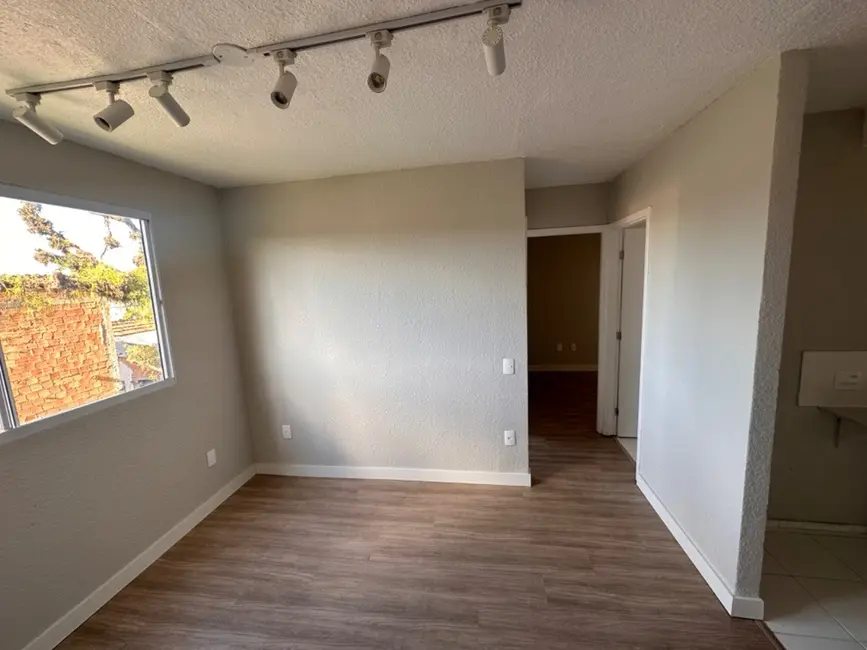 Foto 2 de Apartamento com 2 quartos à venda, 41m2 em Restinga, Porto Alegre - RS