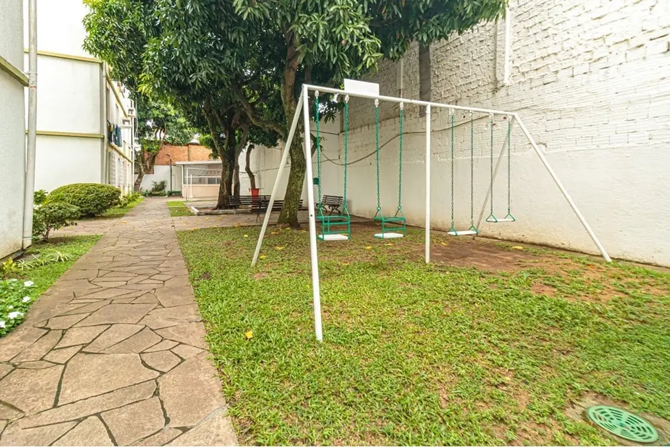 Foto 2 de Apartamento com 2 quartos à venda, 48m2 em Santa Maria Goretti, Porto Alegre - RS
