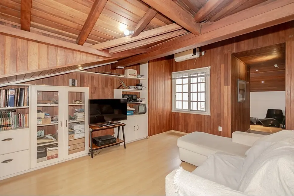 Foto 2 de Casa com 3 quartos à venda, 349m2 em Chácara das Pedras, Porto Alegre - RS