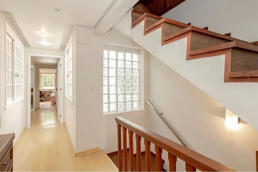 Casa com 3 quartos à venda, 349m2 em Chácara das Pedras, Porto Alegre - RS - imagem 4 Foto 4 de Casa com 3 quartos à venda, 349m2 em Chácara das Pedras, Porto Alegre - RS