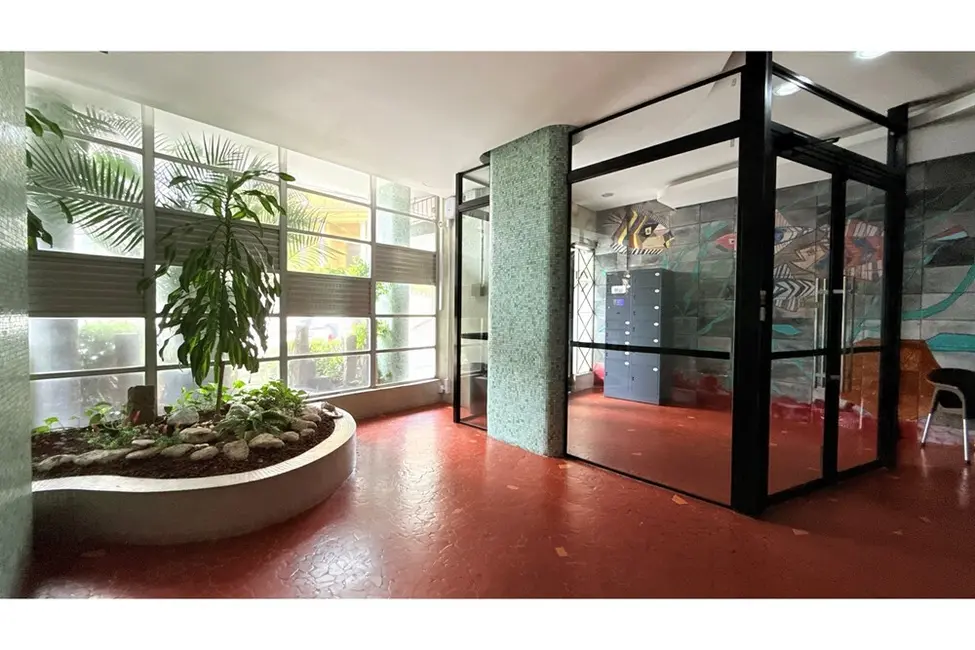 Apartamento com 2 quartos à venda, 49m2 em Centro Histórico, Porto Alegre - RS - imagem 1 Foto 1 de Apartamento com 2 quartos à venda, 49m2 em Centro Histórico, Porto Alegre - RS