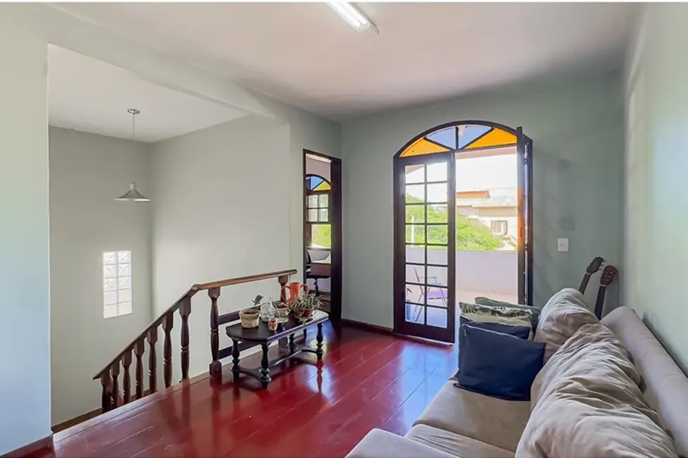 Casa com 5 quartos à venda, 208m2 em Porto Alegre - RS - imagem 7 Foto 7 de Casa com 5 quartos à venda, 208m2 em Porto Alegre - RS