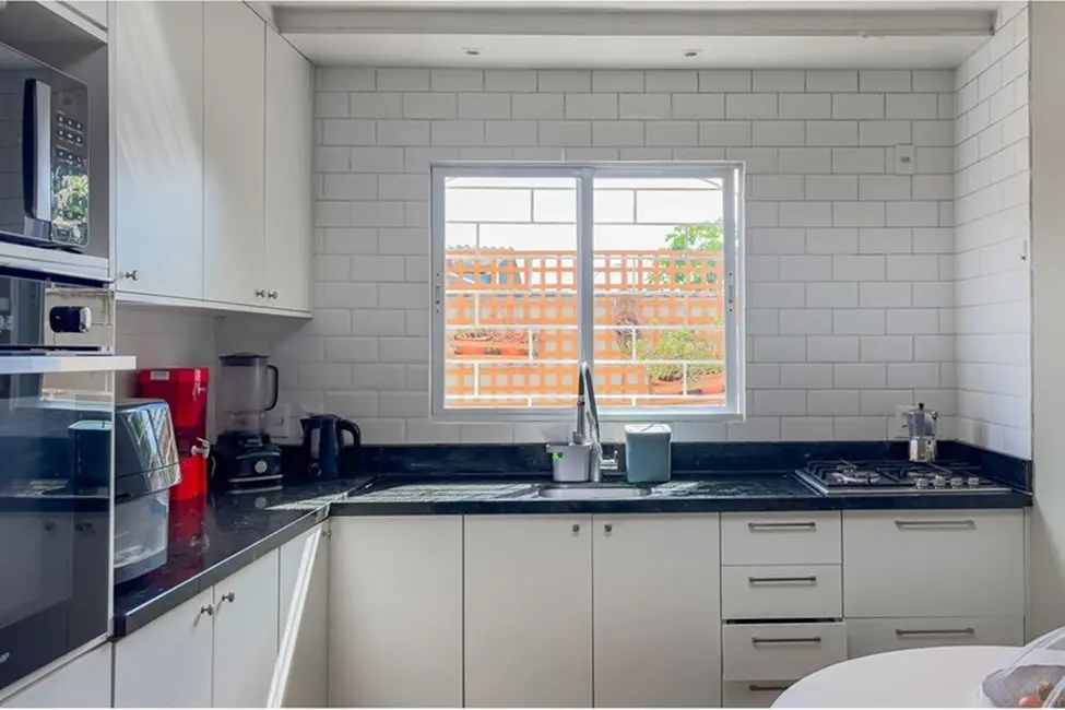 Casa com 5 quartos à venda, 208m2 em Porto Alegre - RS - imagem 3 Foto 3 de Casa com 5 quartos à venda, 208m2 em Porto Alegre - RS